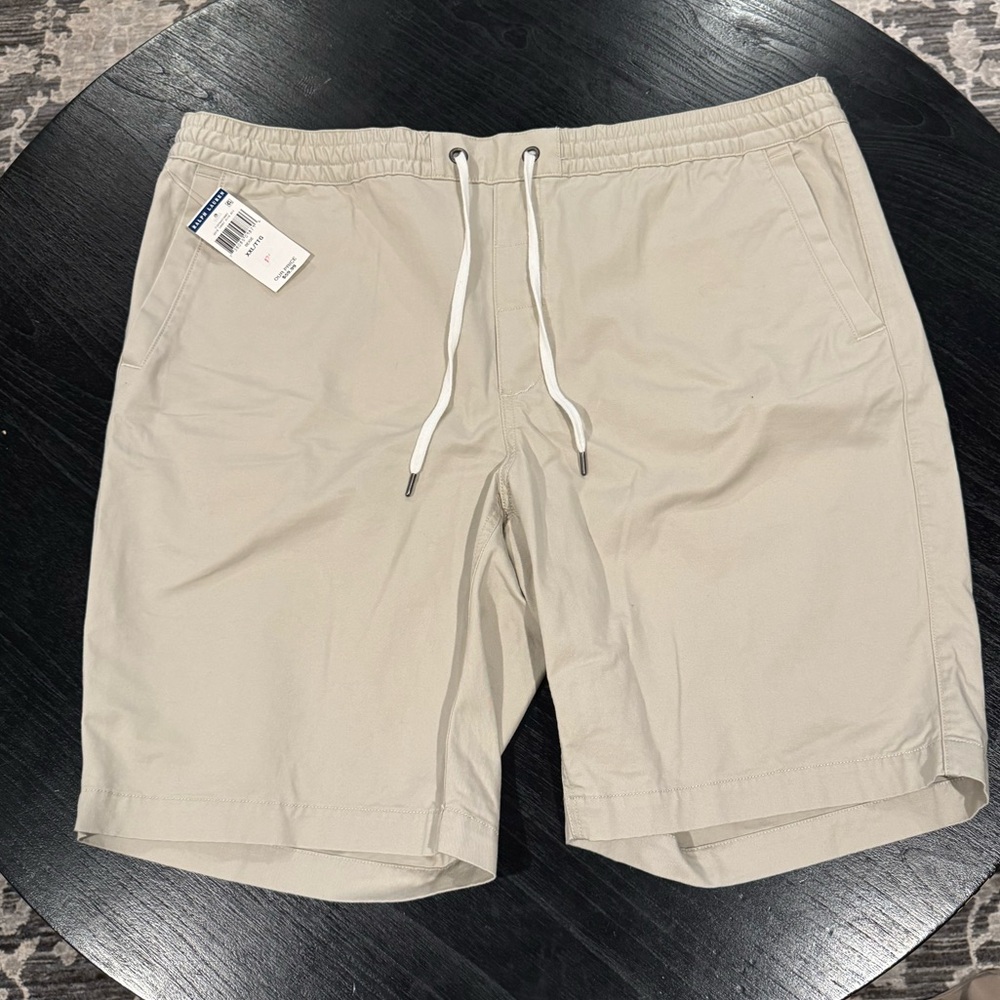 Ralph Lauren Men's Cream Flat Front Shorts